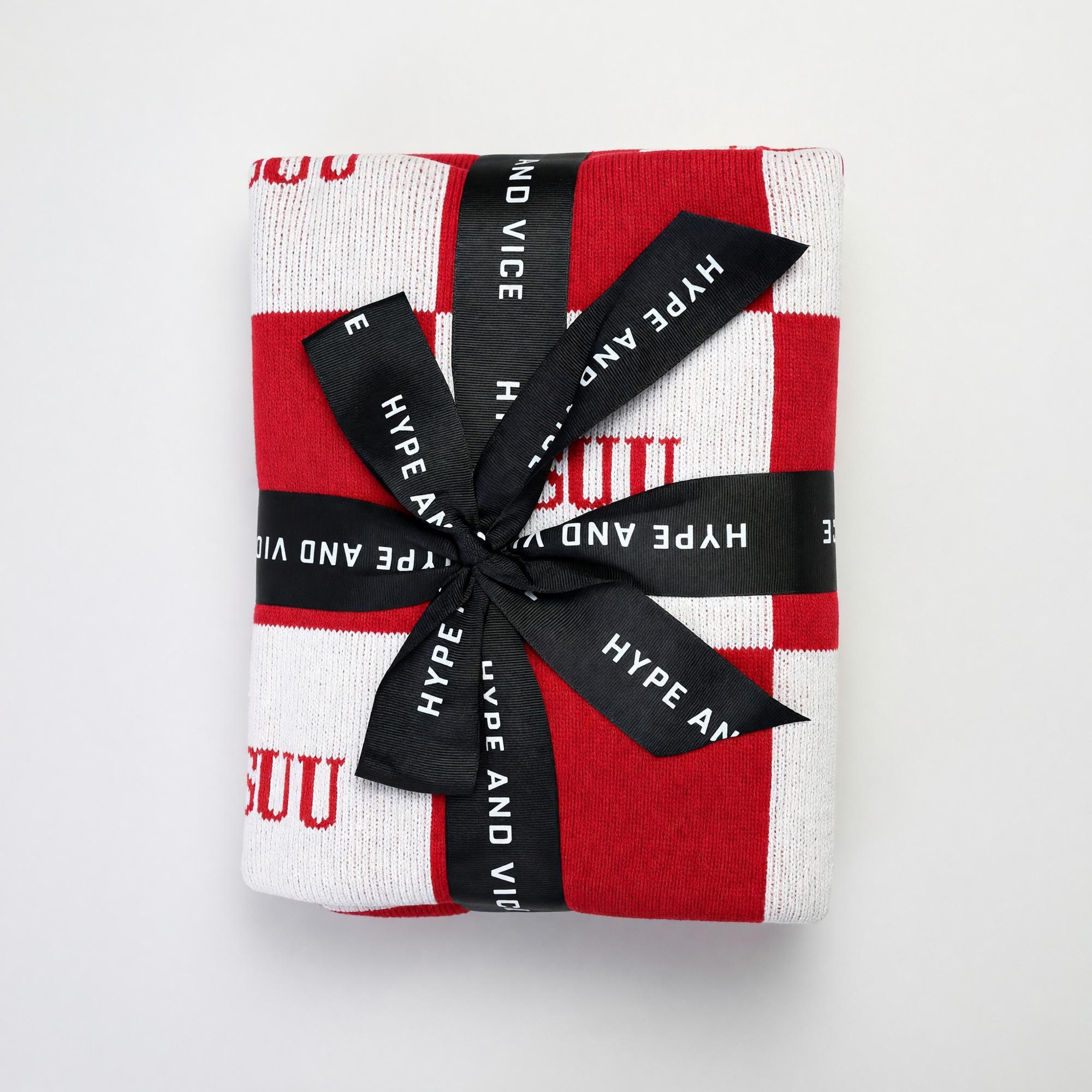 Product image 1 of 3 for Hype & Vice SUU Knit Blanket