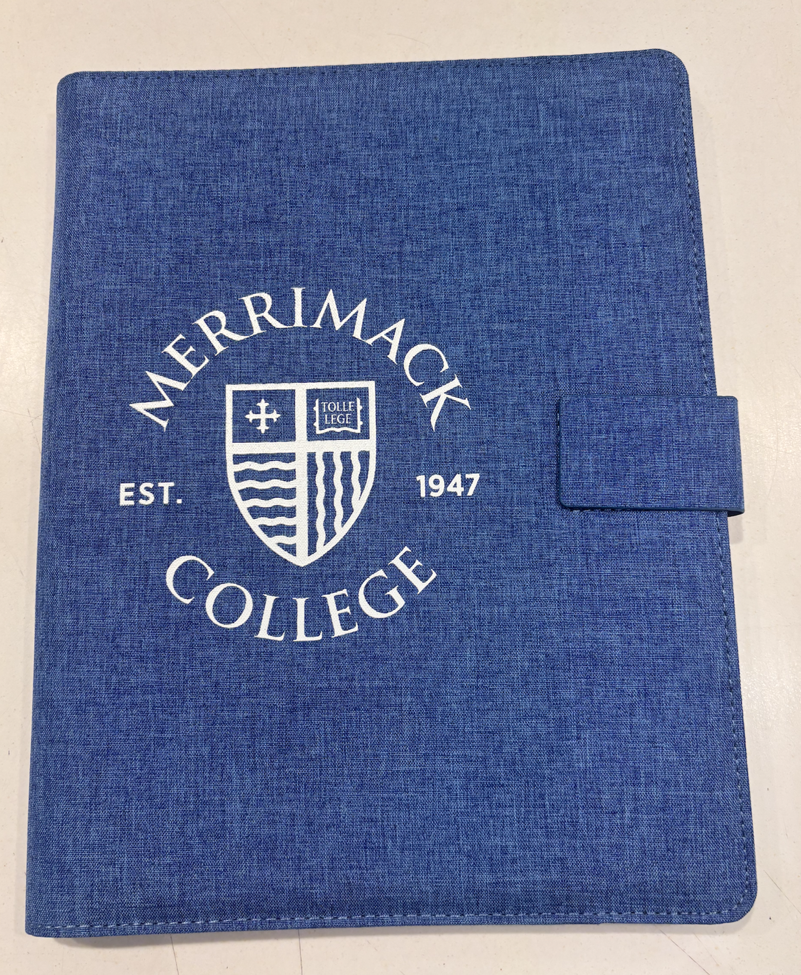 Atlas Padfolio Circle Shield Logo