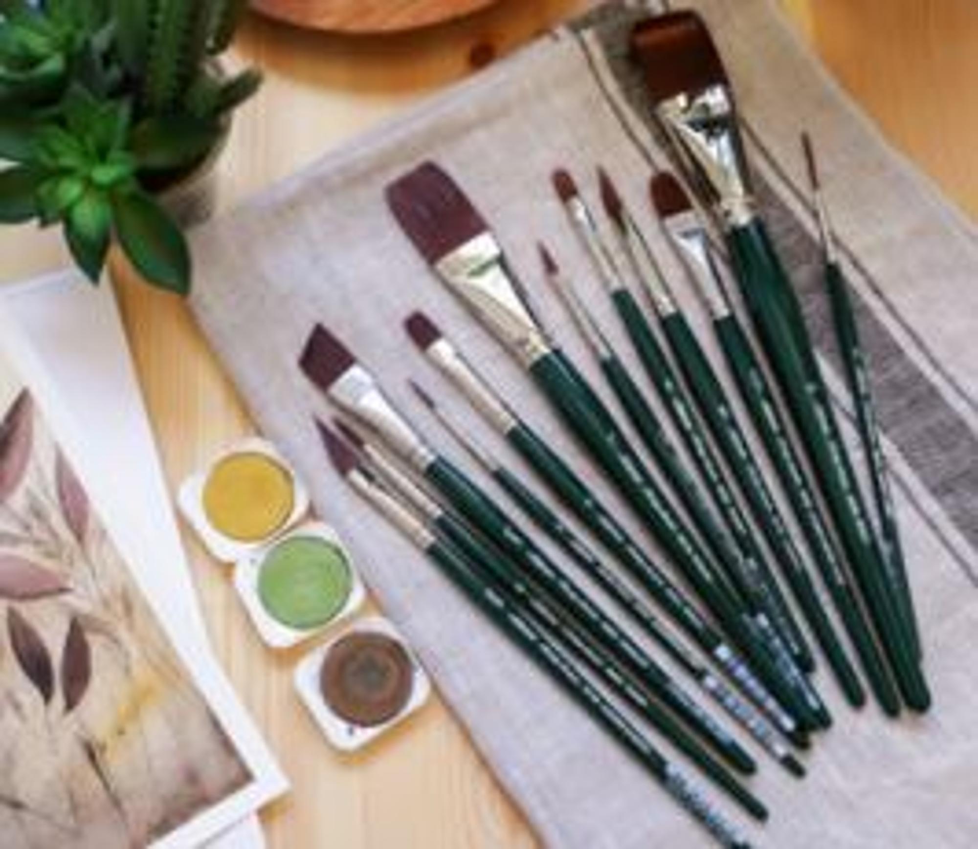 image of: Ruby Satin Oil and Acrylic Short Handle Brushes