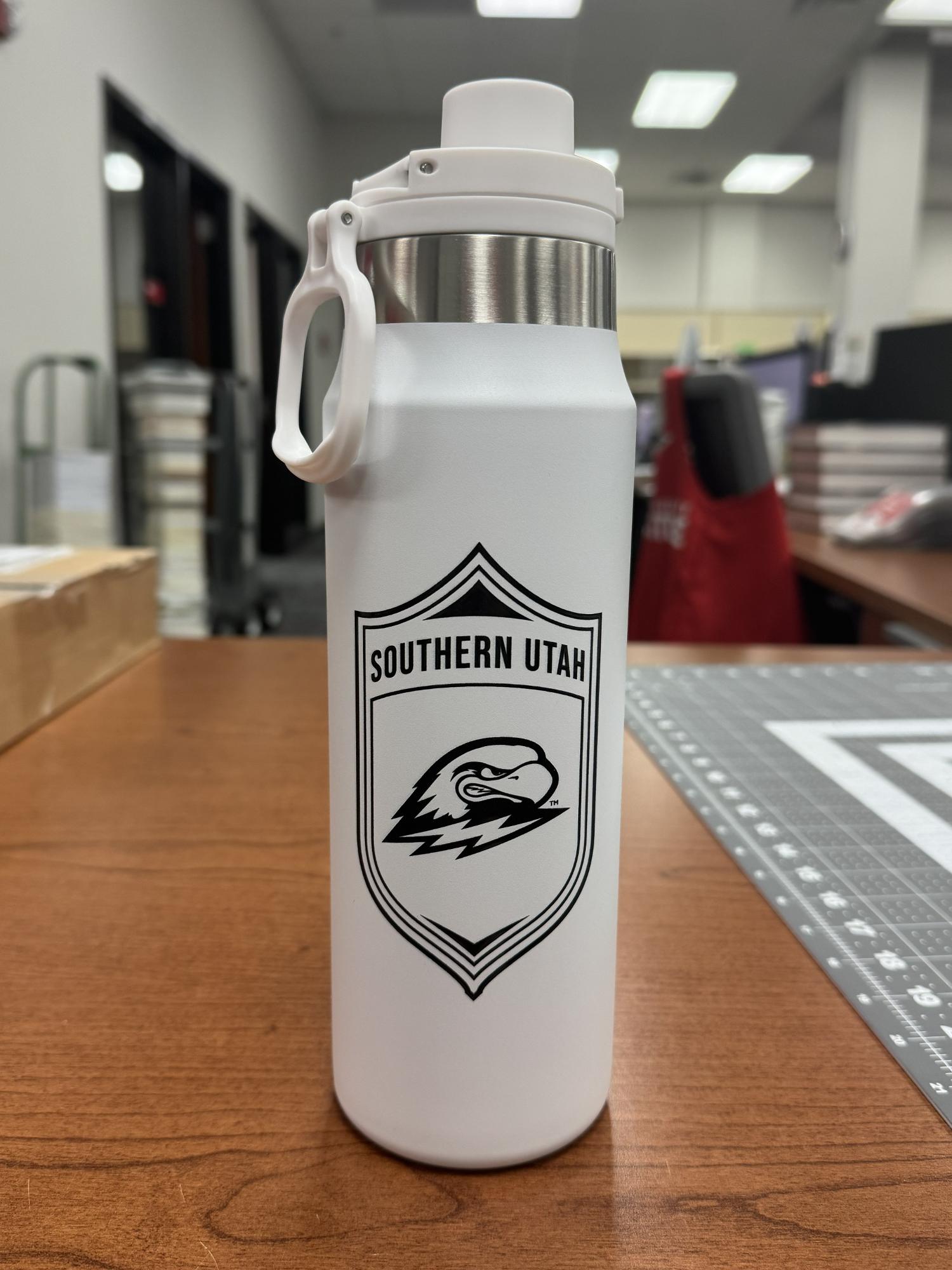 Product image 1 of 1 for MCM 25OZ HYDRATION WATER BOTTLE SUU/THOR