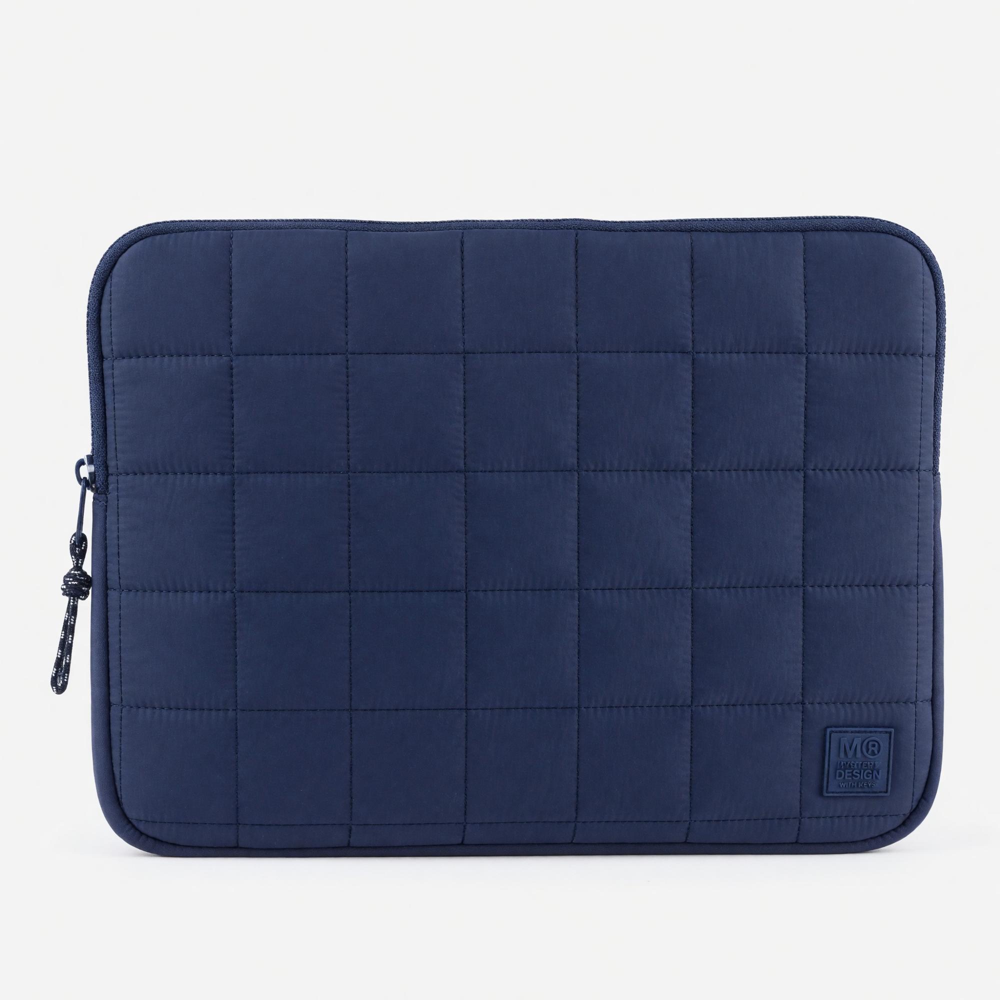 Product image 1 of 3 for LAPTOP SLEEVE APLI 15-16" QUILTED ASST