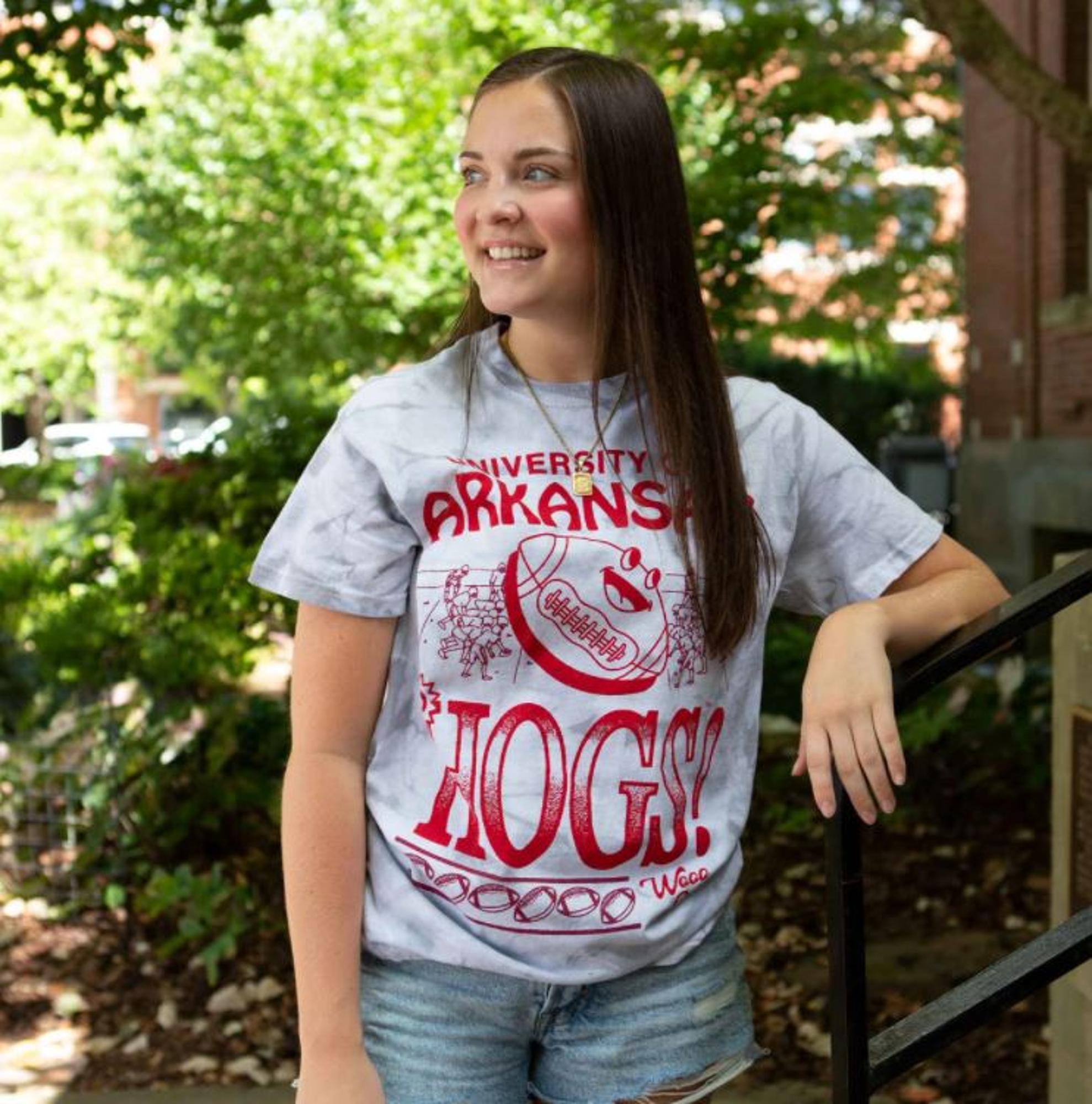 image of: Arkansas Razorbacks Clip Art Short Sleeve T-Shirt- Grey